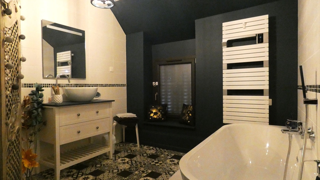 Photo of Bathroom in Janville