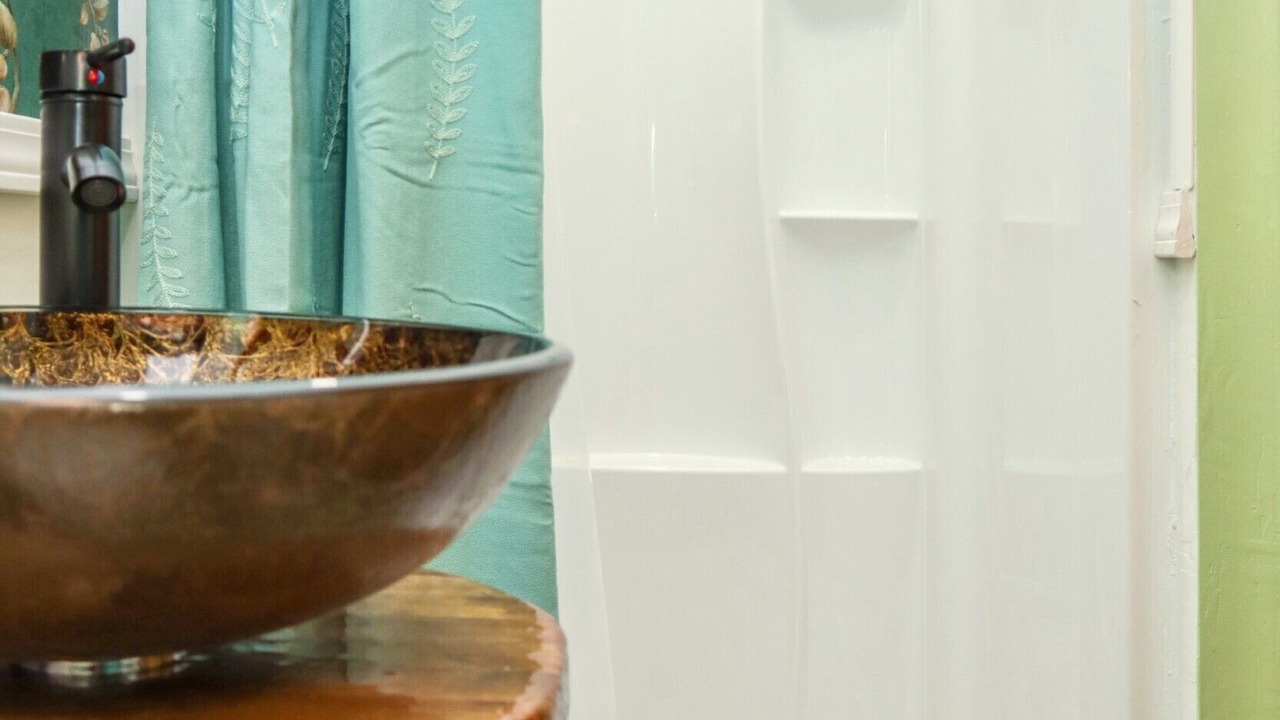 Photo of Bathroom in Hialeah