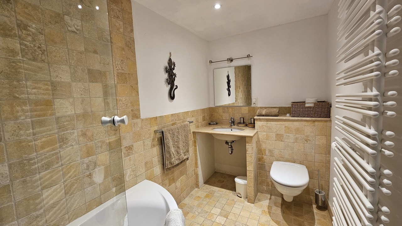 Photo of Bathroom in Eygalieres