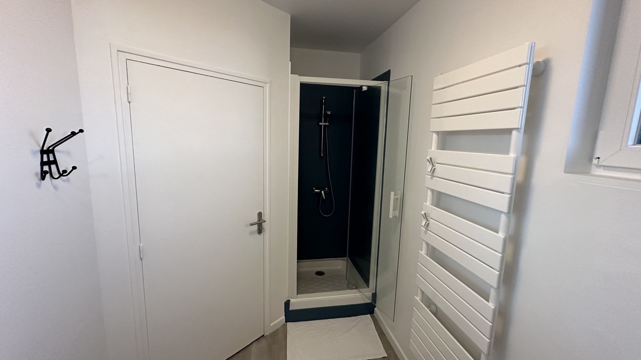 Photo of Bathroom in Saint-Pierre-les-Elbeuf