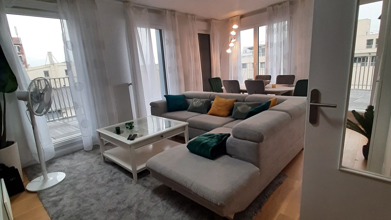 Photo of Livingroom in Plateau - Mont-Valerien