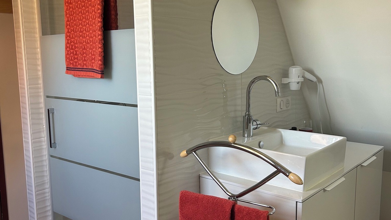Photo of Bathroom in Saint-Felix-de-Reillac-et-Mortemart
