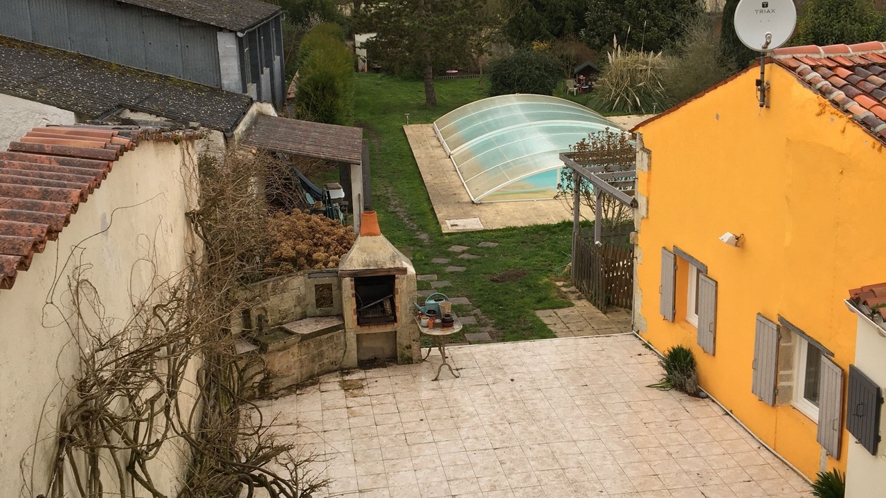 Photo of Patio Balcony in Saint-Jean-d'Angely