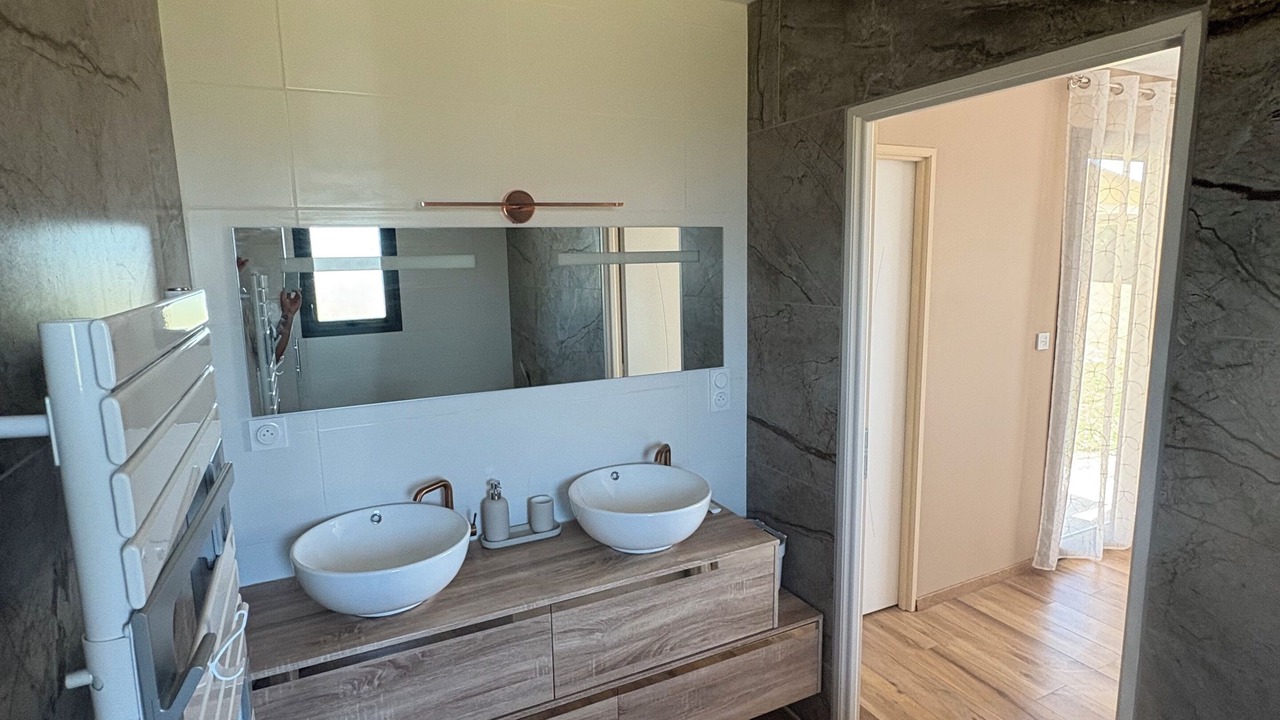 Photo of Bathroom in Hautefort