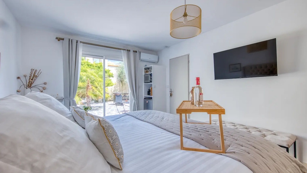 Photo of Bedroom in Saint-Christoly-Medoc