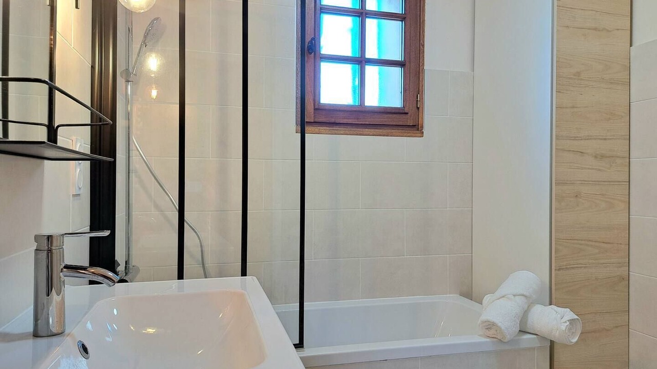 Photo of Bathroom in Monpazier