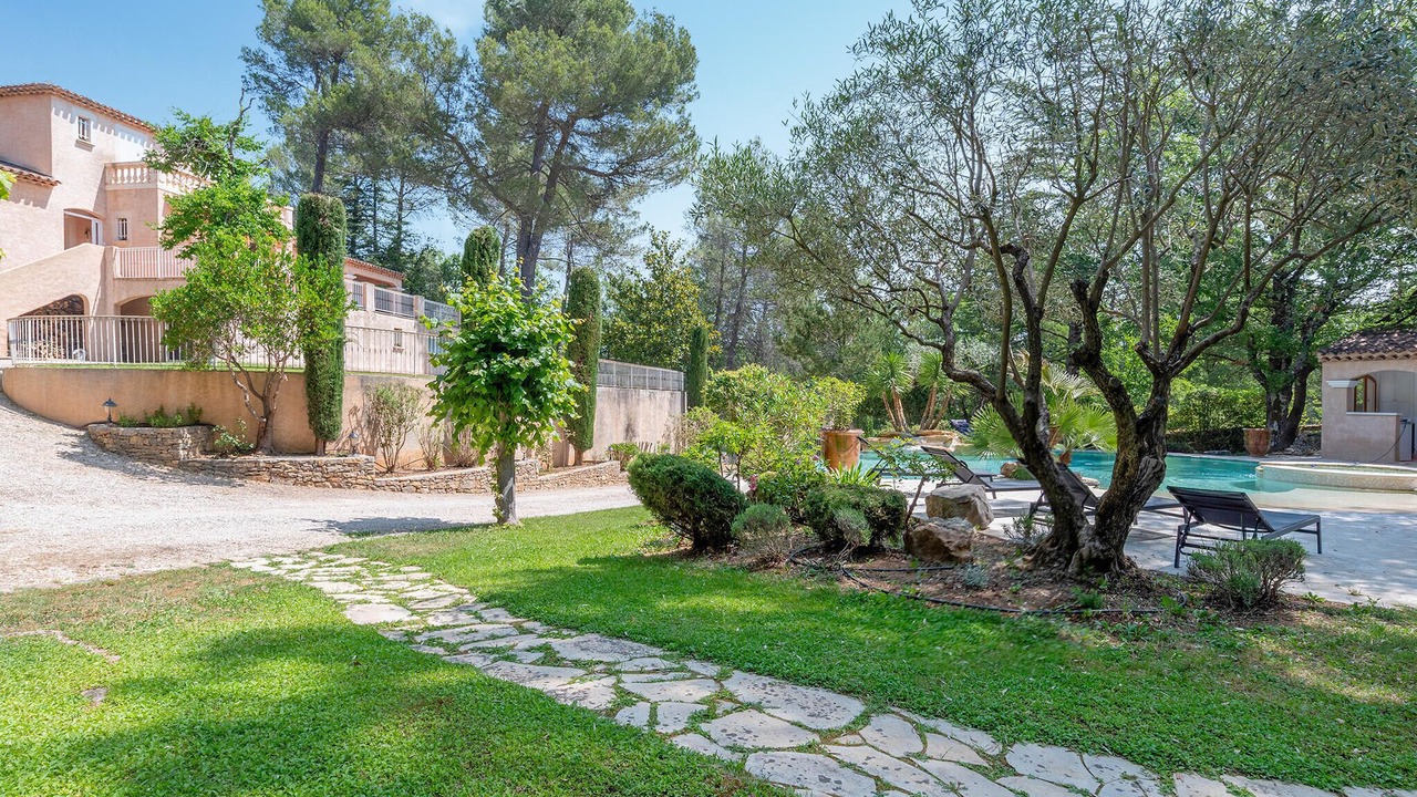 Photo of Others in Saint-Maximin-la-Sainte-Baume