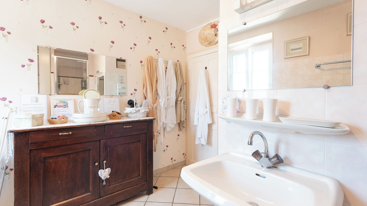Photo of Bathroom in Accous