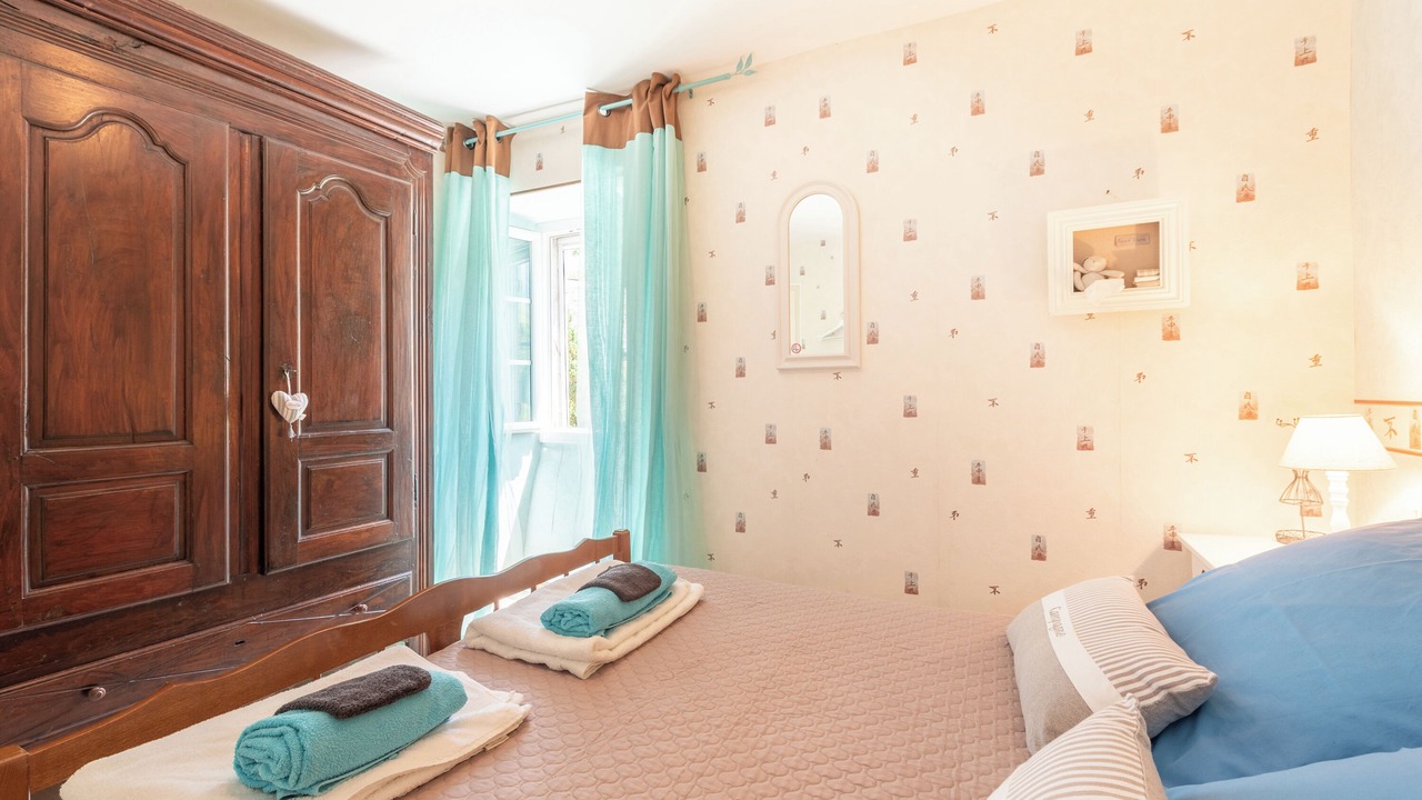 Photo of Bedroom in Accous