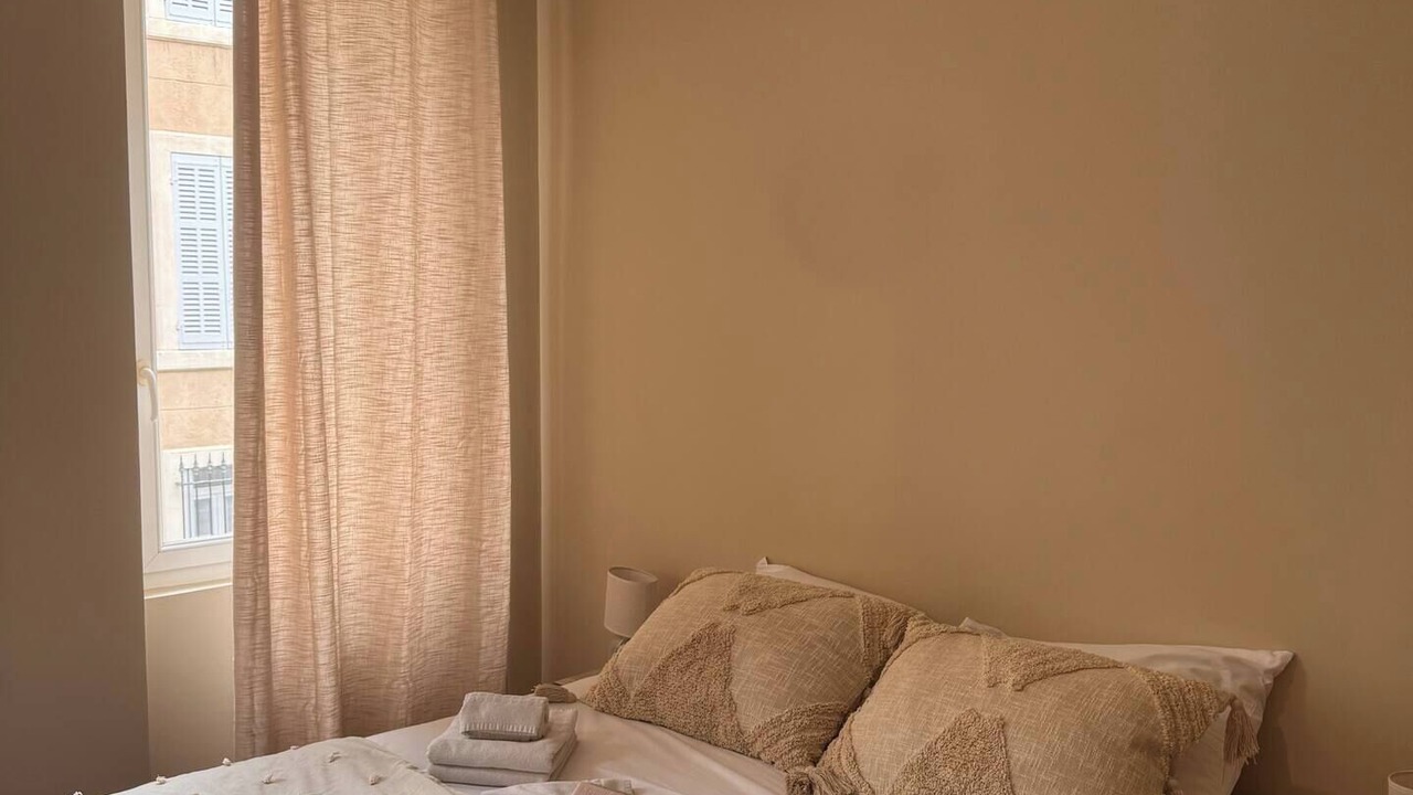 Photo of Bedroom in Les Cinq Avenues