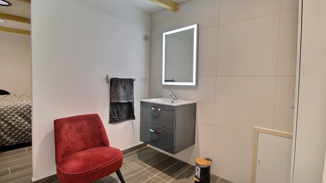 Photo of Bedroom in Les Cinq Avenues