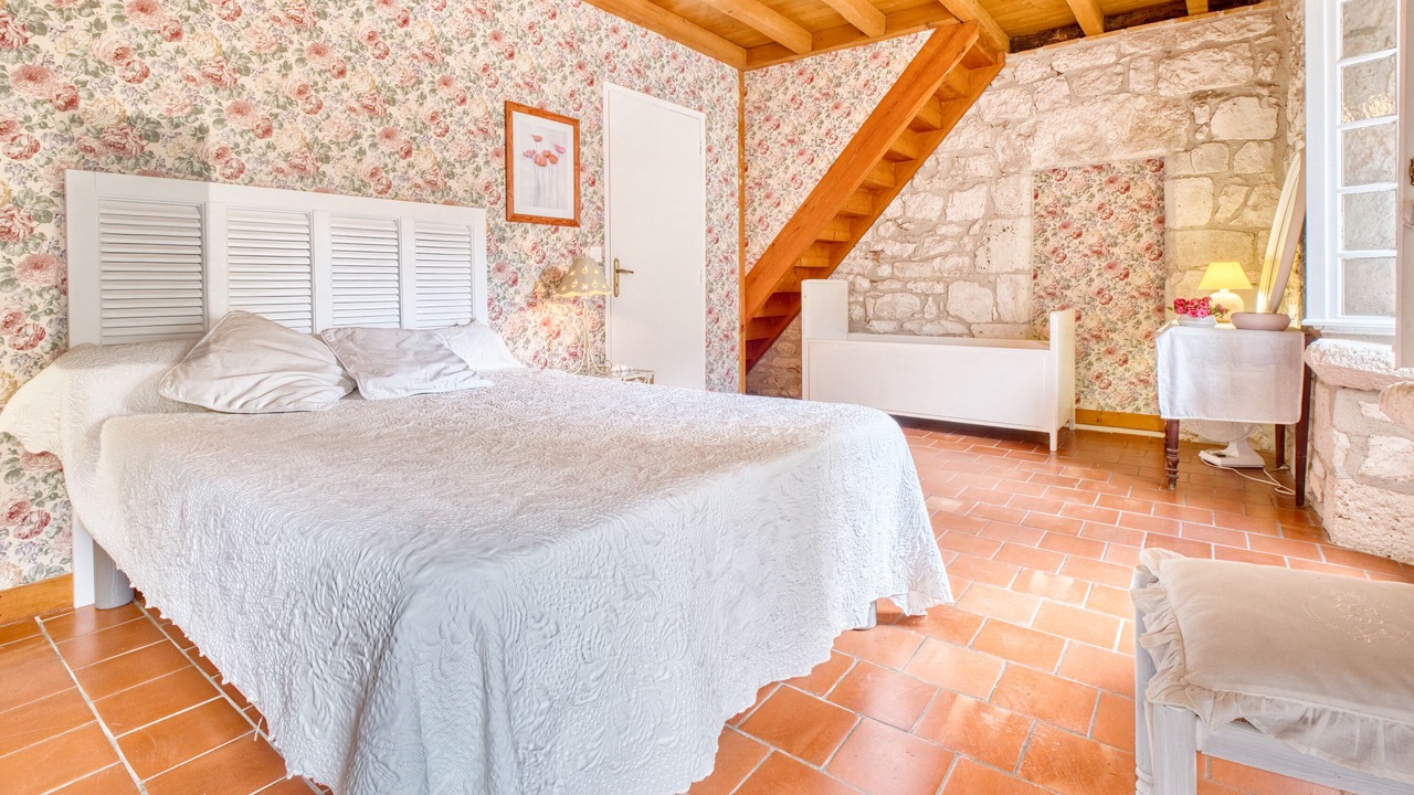 Photo of Bedroom in Cuneges