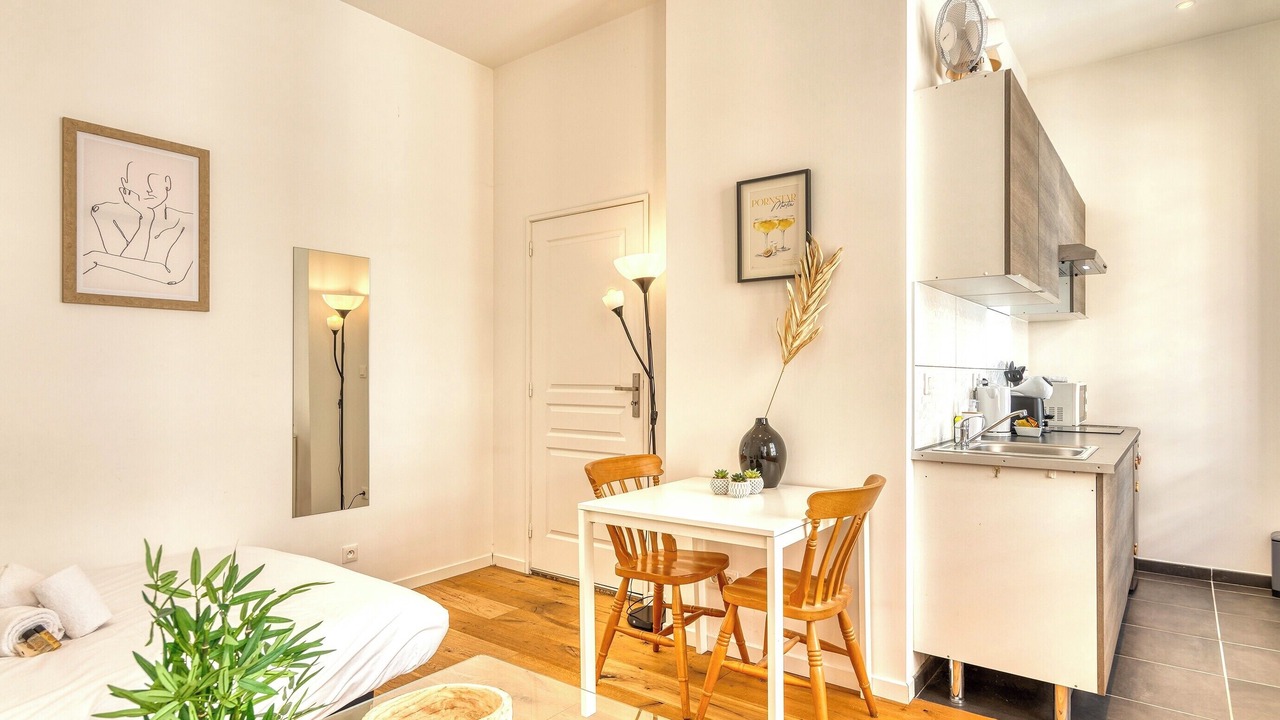 Photo of Bedroom in Jules Ferry - Recamier