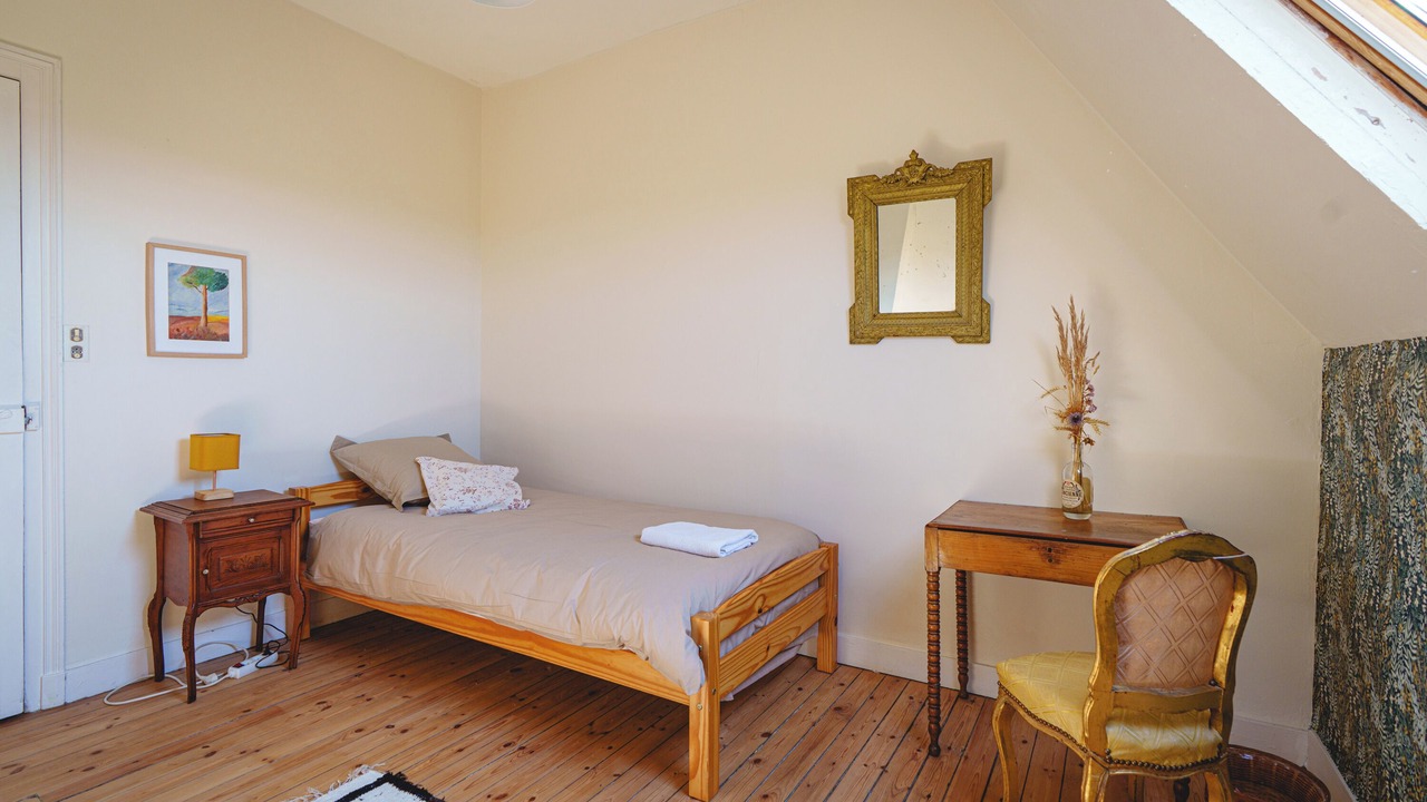 Photo of Bedroom in Chenehutte-Treves-Cunault