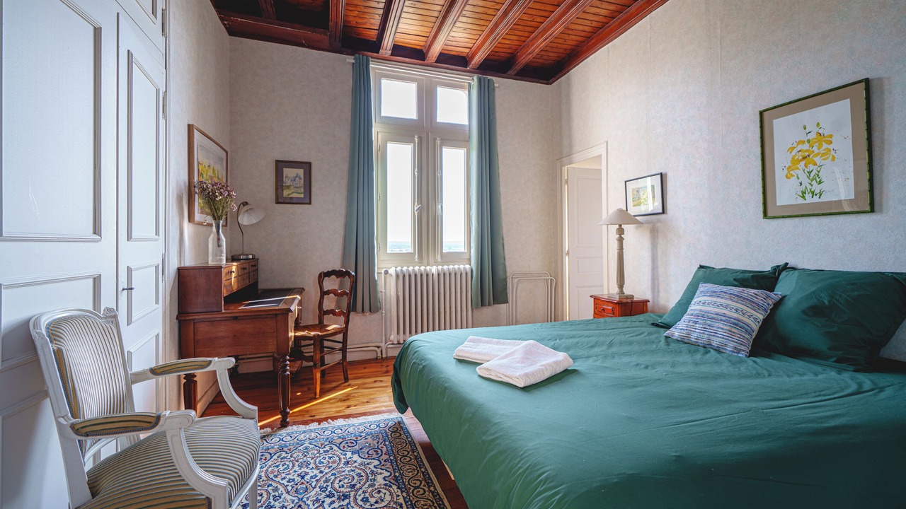 Photo of Bedroom in Chenehutte-Treves-Cunault