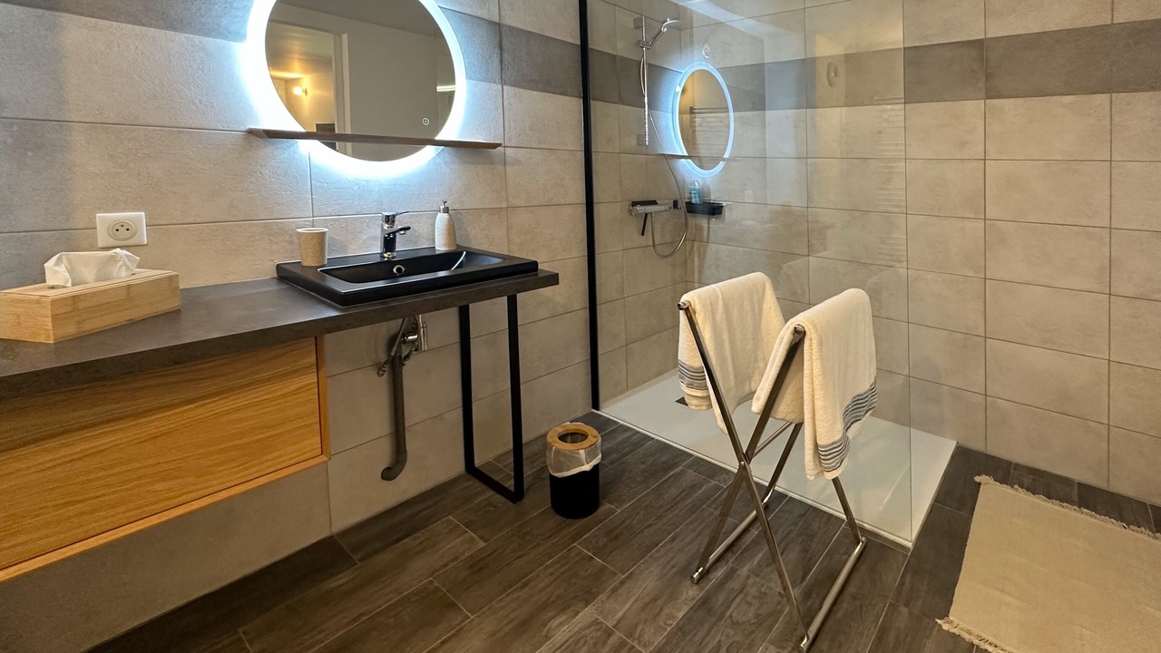 Photo of Bathroom in Coise-Saint-Jean-Pied-Gauthier