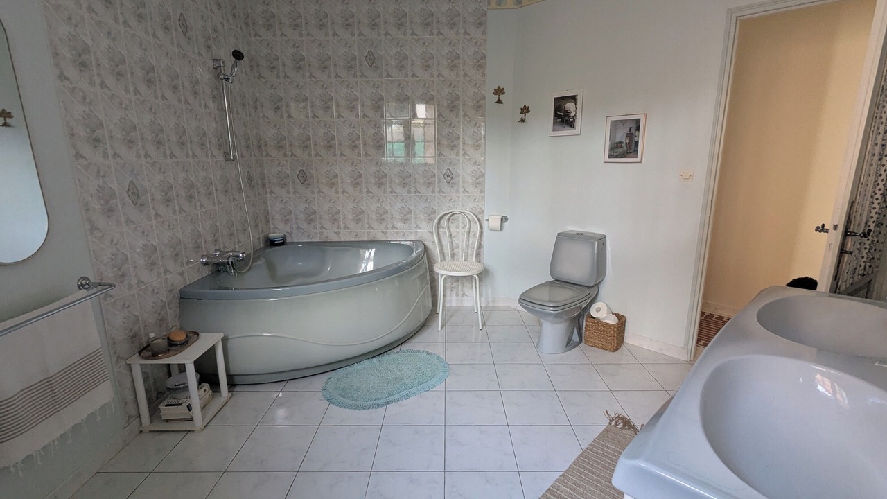 Photo of Bathroom in Montouliers