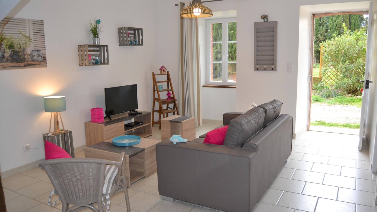 Photo of Livingroom in Mazerolles-du-Razes