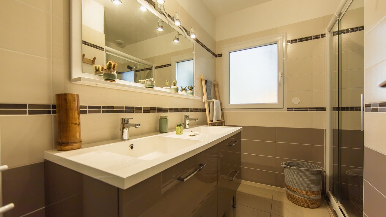 Photo of Bathroom in Ares