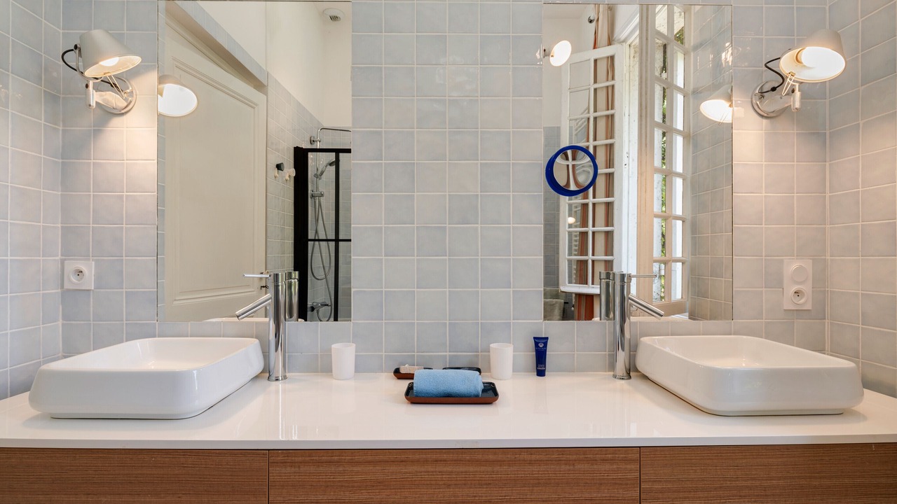 Photo of Bathroom in Libourne