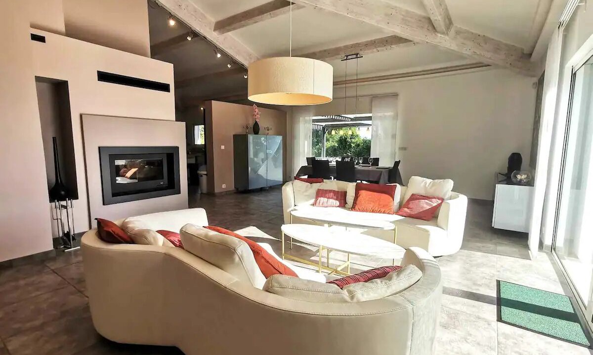 Photo of Livingroom in Saint-Chamas