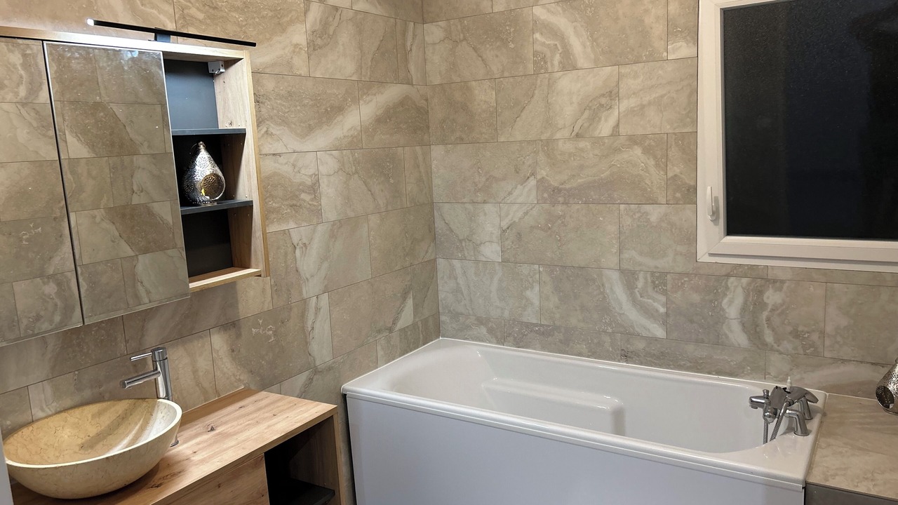 Photo of Bathroom in Ambares-et-Lagrave
