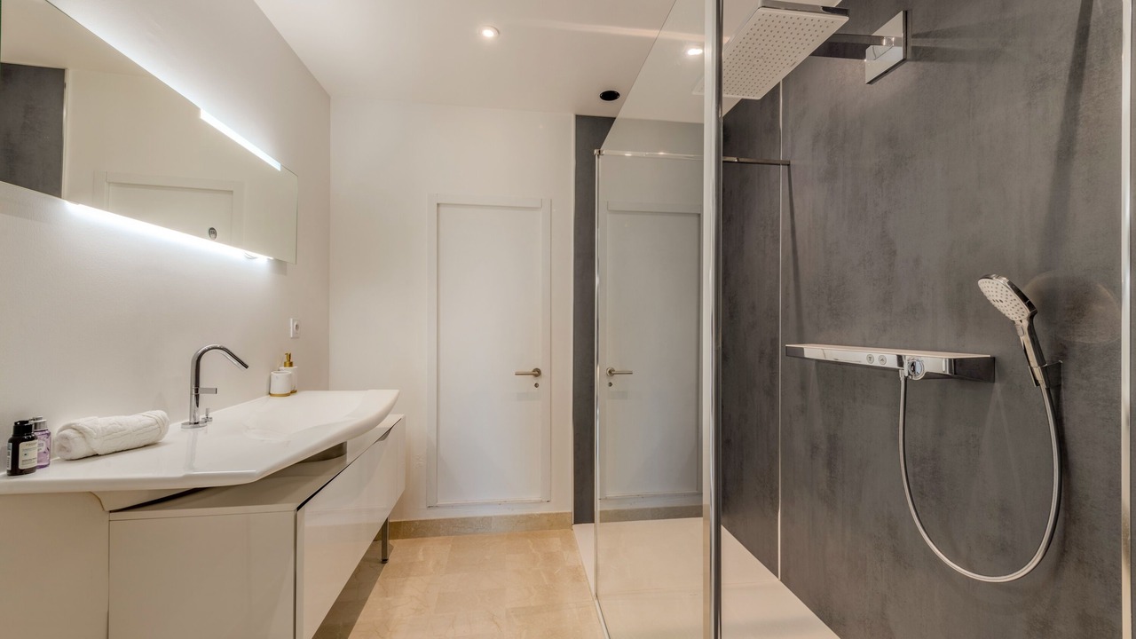 Photo of Bathroom in Saint-Mathieu