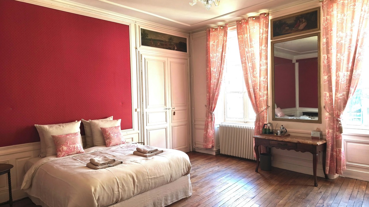 Photo of Bedroom in Saint-Amand-Montrond
