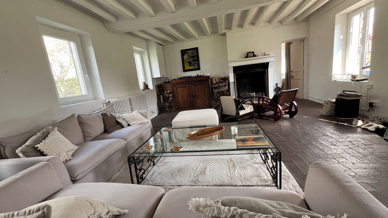 Photo of Livingroom in Fontaine-Sous-Jouy