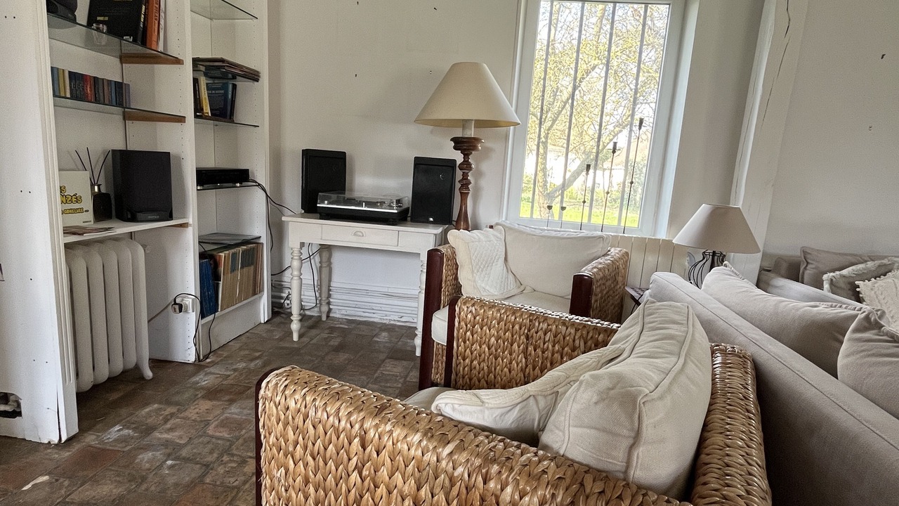 Photo of Livingroom in Fontaine-Sous-Jouy