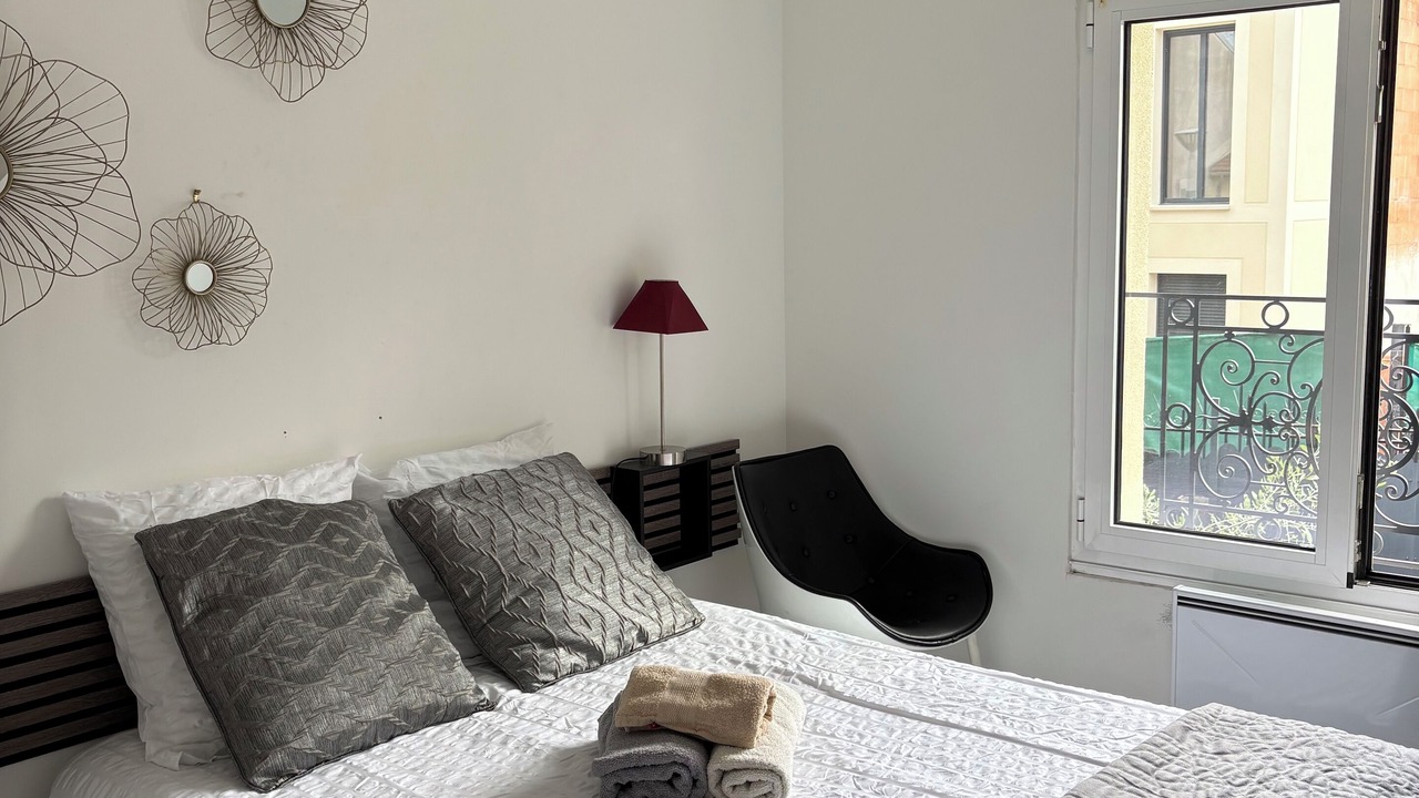 Photo of Bedroom in Plateau - Mont-Valerien