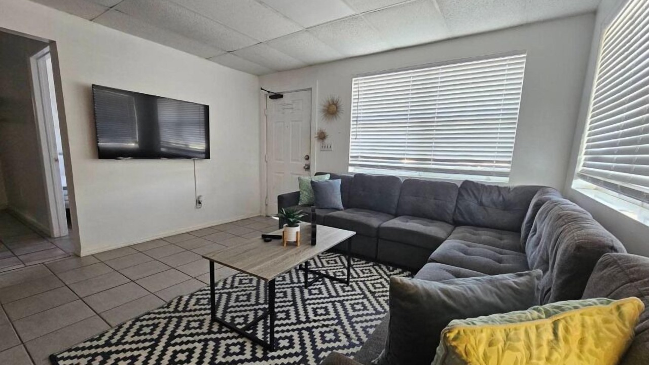 Photo of Livingroom in Downtown Hollywood