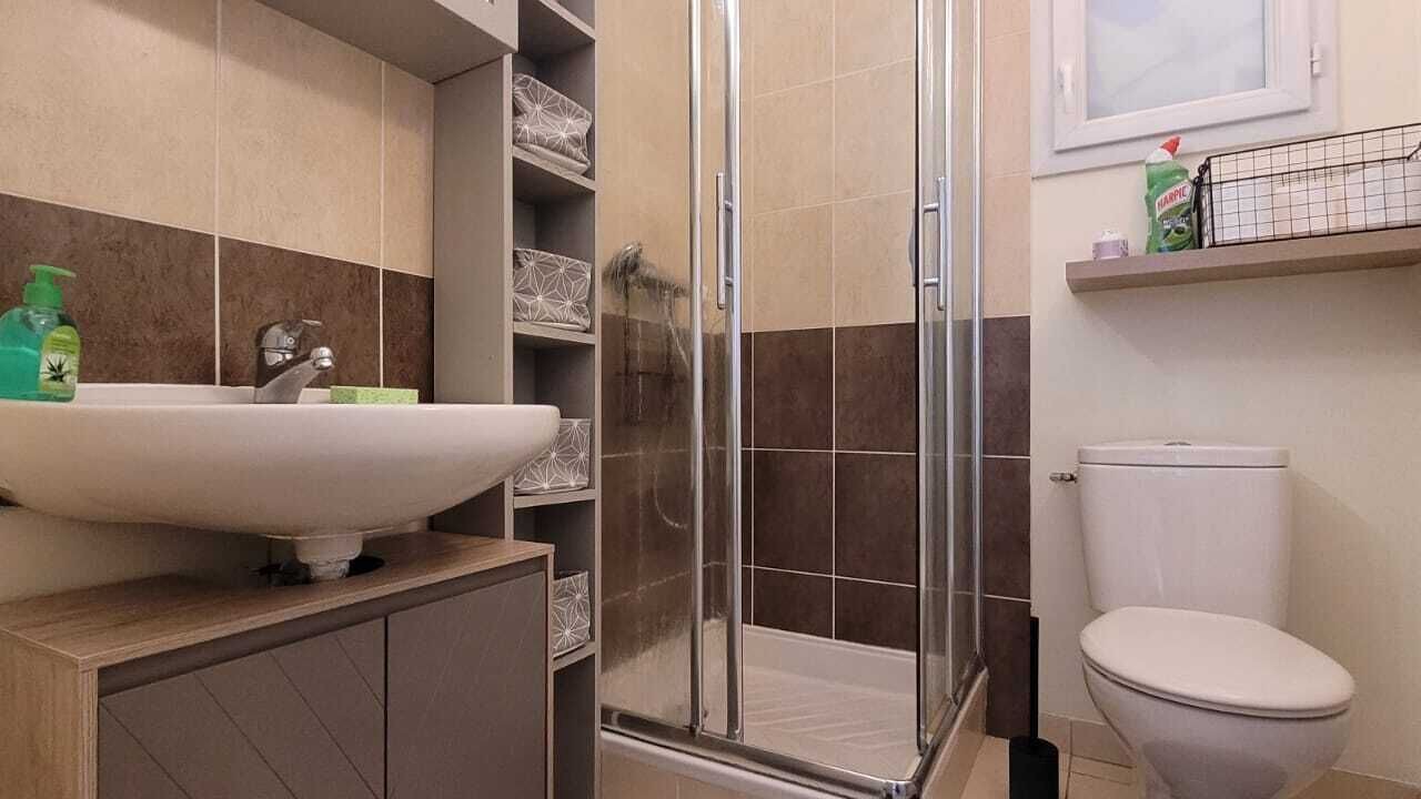 Photo of Bathroom in Dol-de-Bretagne