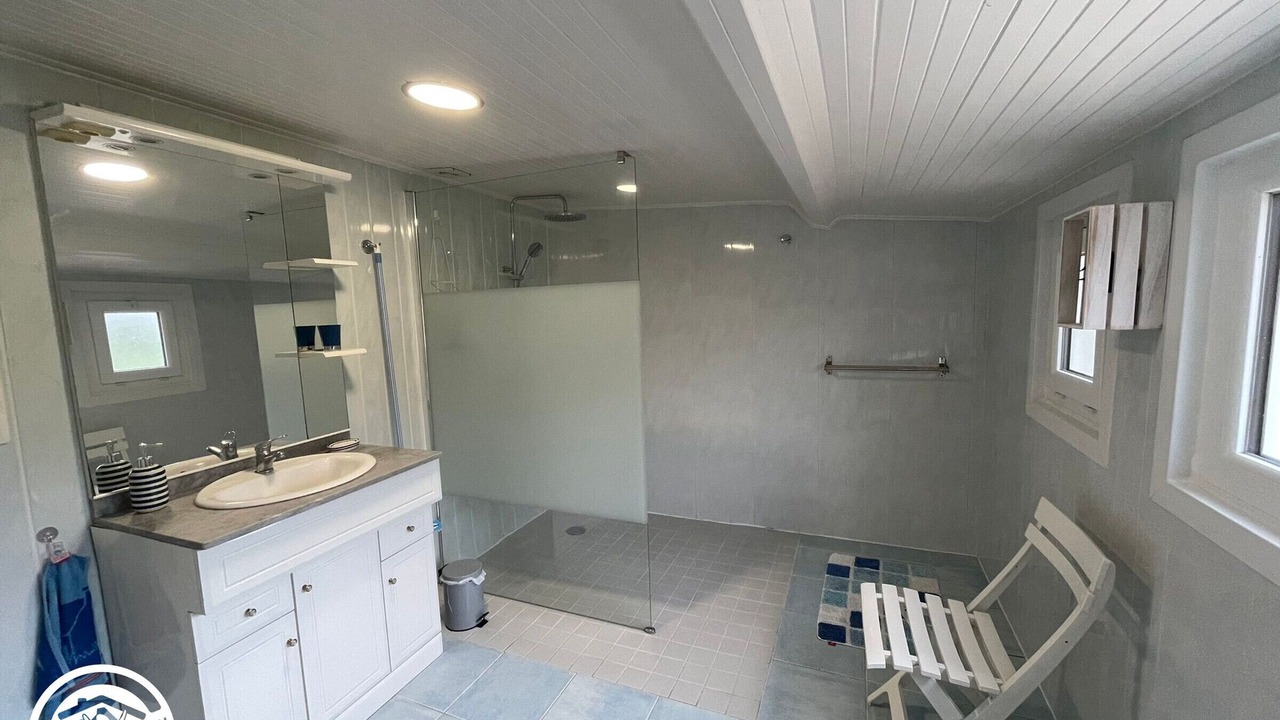 Photo of Bathroom in Vaire