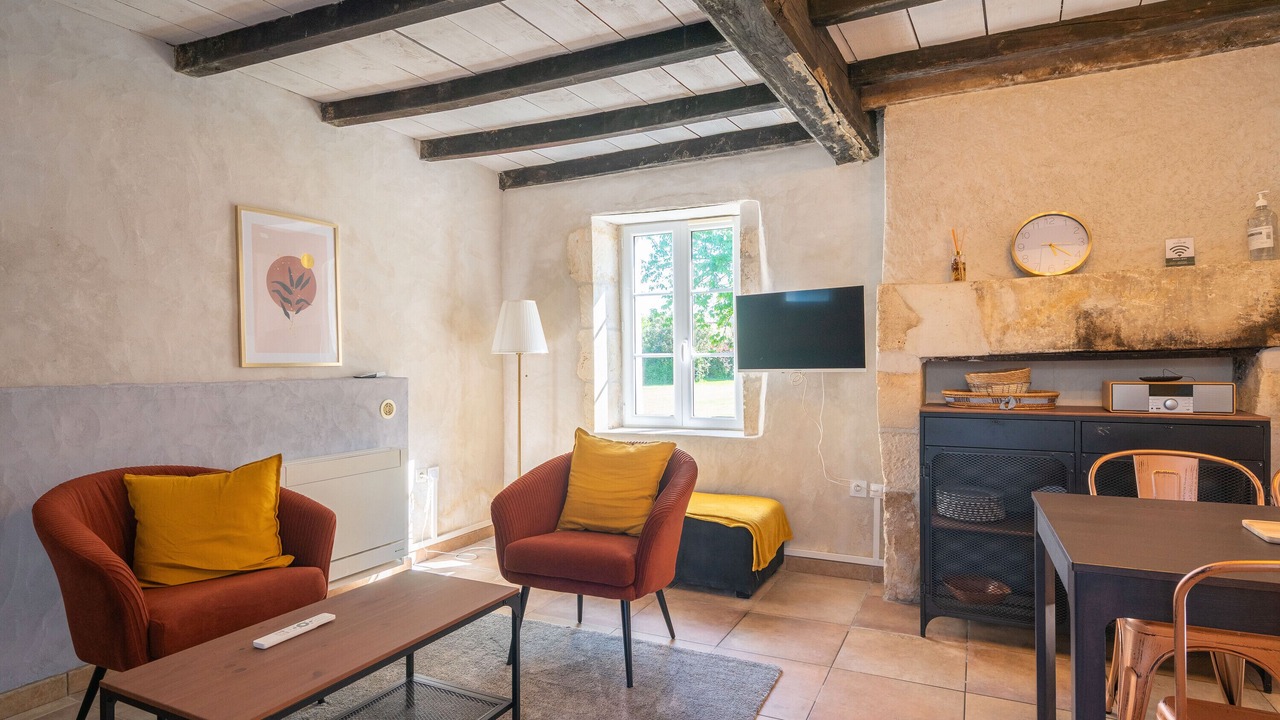 Photo of Livingroom in Saint-Romain-de-Benet