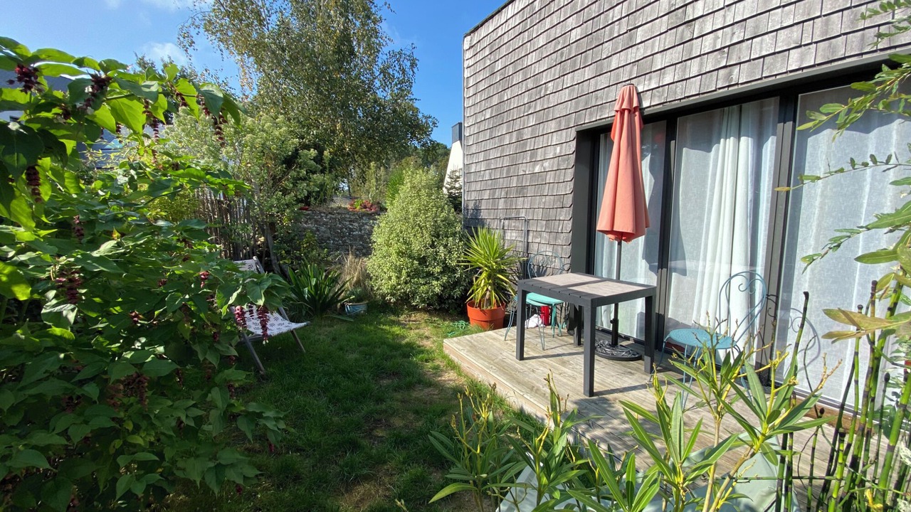 Photo of Outdoor in Bono