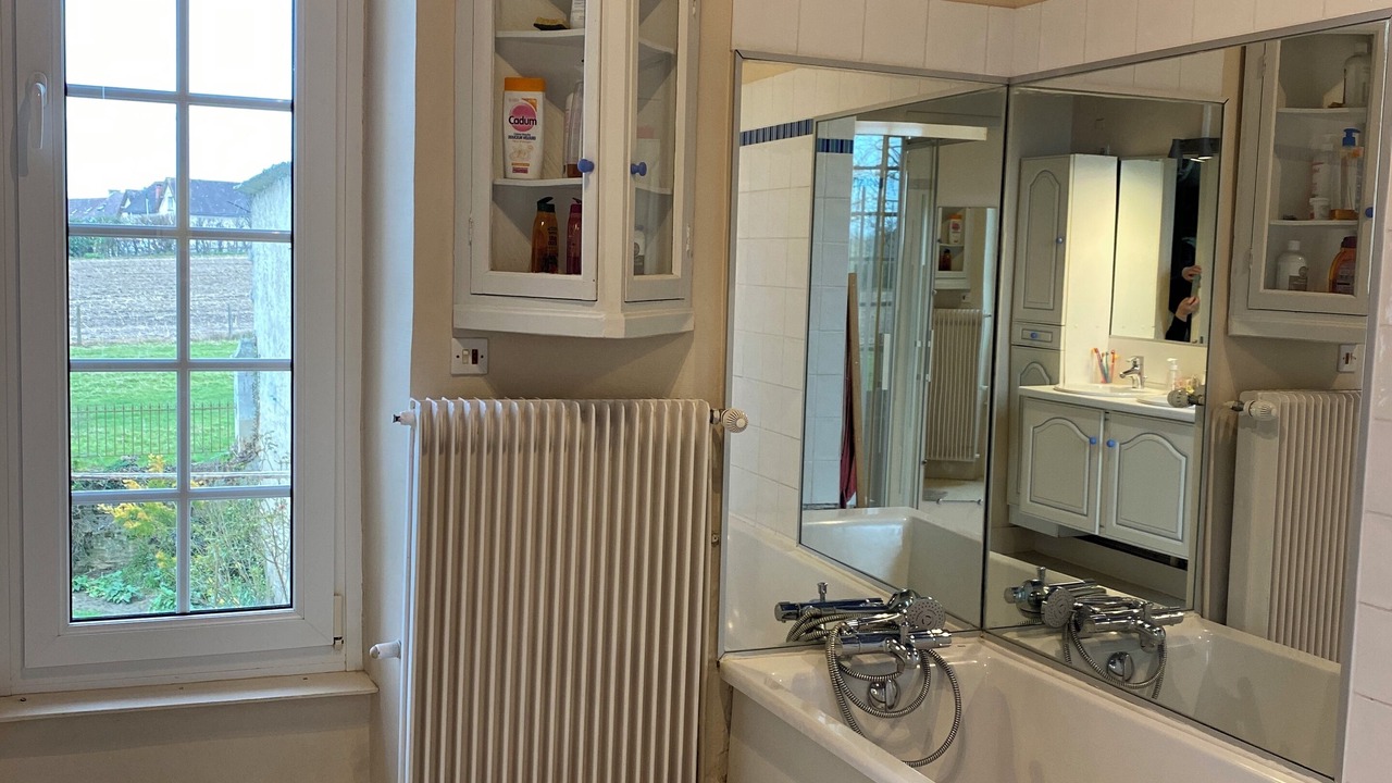 Photo of Bathroom in Janville