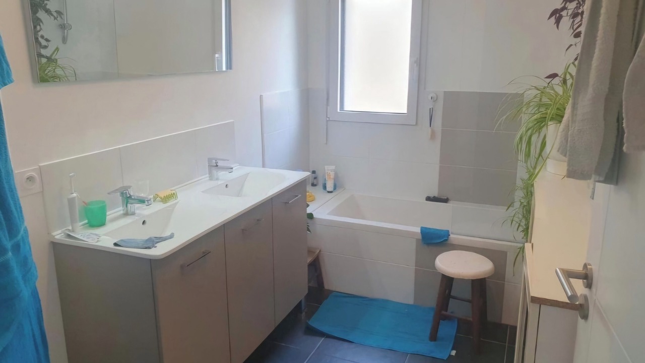 Photo of Bathroom in Saint-Ideuc