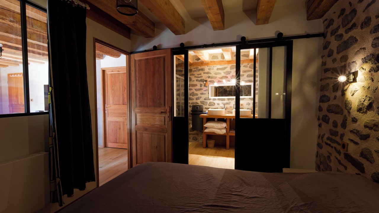 Photo of Bedroom in Oradour