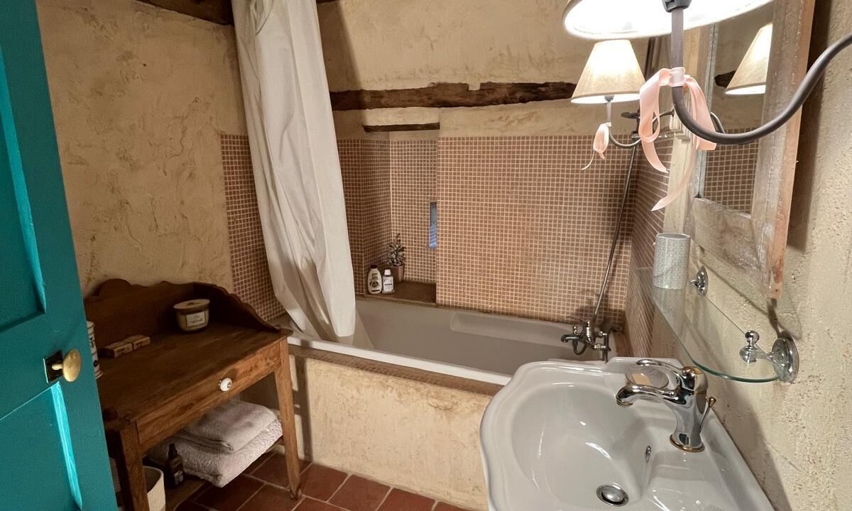 Photo of Bathroom in Saint-Brice