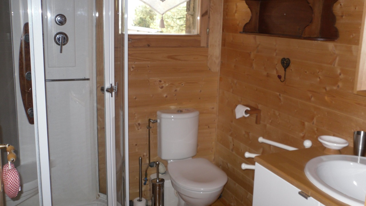 Photo of Bathroom in Font-Romeu-Odeillo-Via