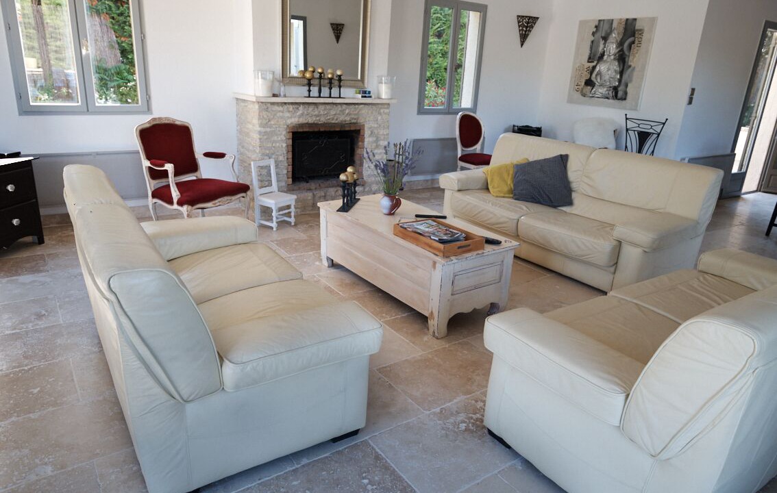 Photo of Livingroom in Maubec