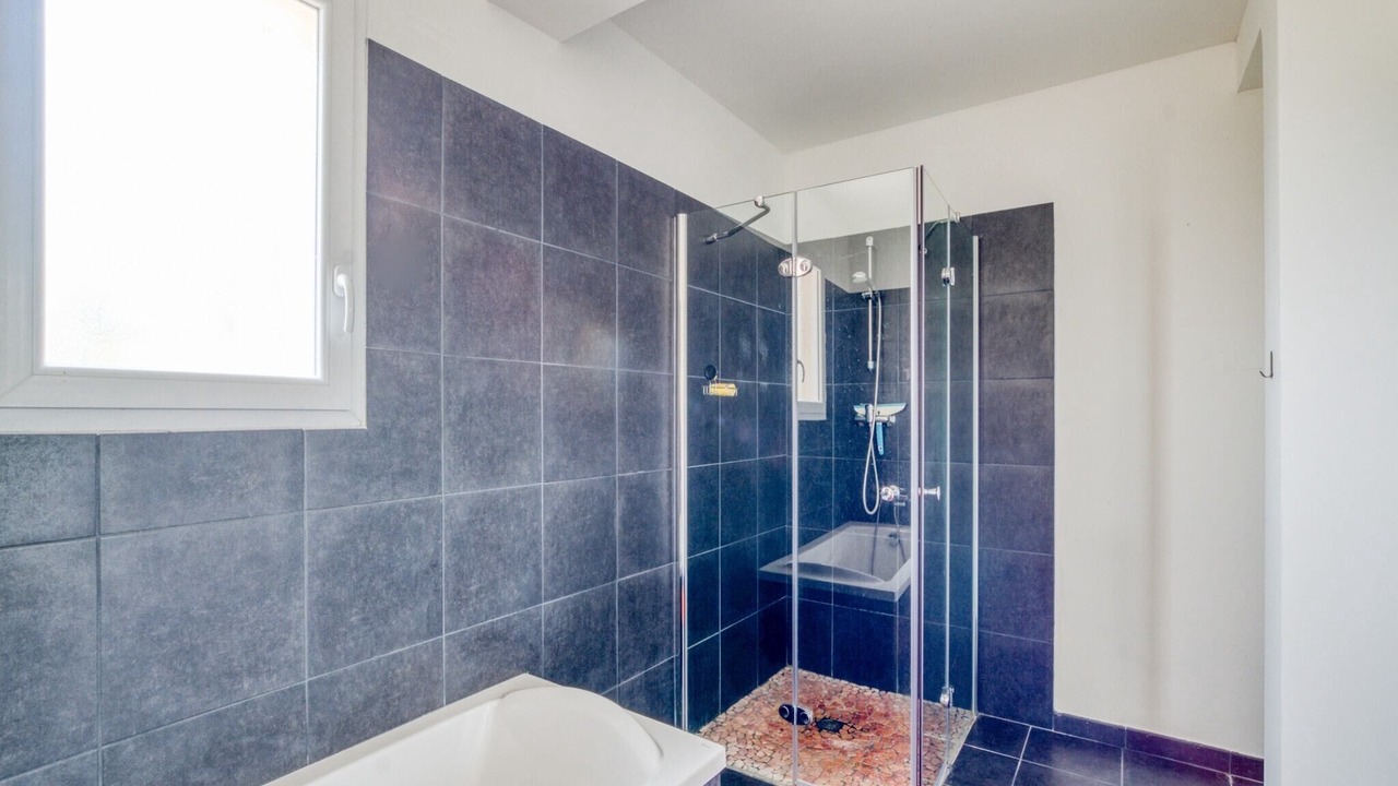 Photo of Bathroom in Sainte-Foy-de-Longas