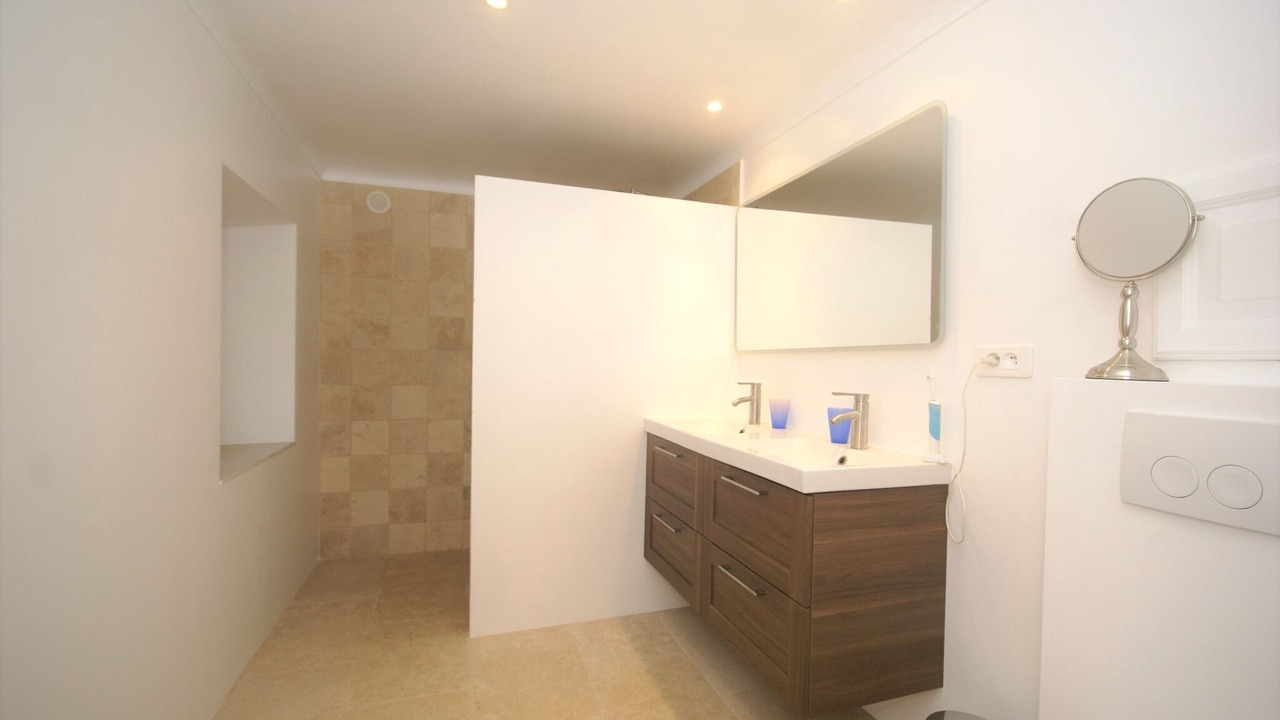 Photo of Bathroom in Entrecasteaux