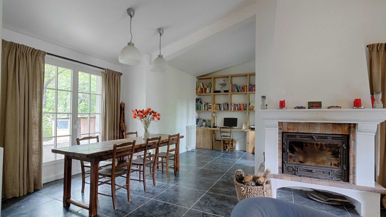 Photo of Livingroom in Entrecasteaux