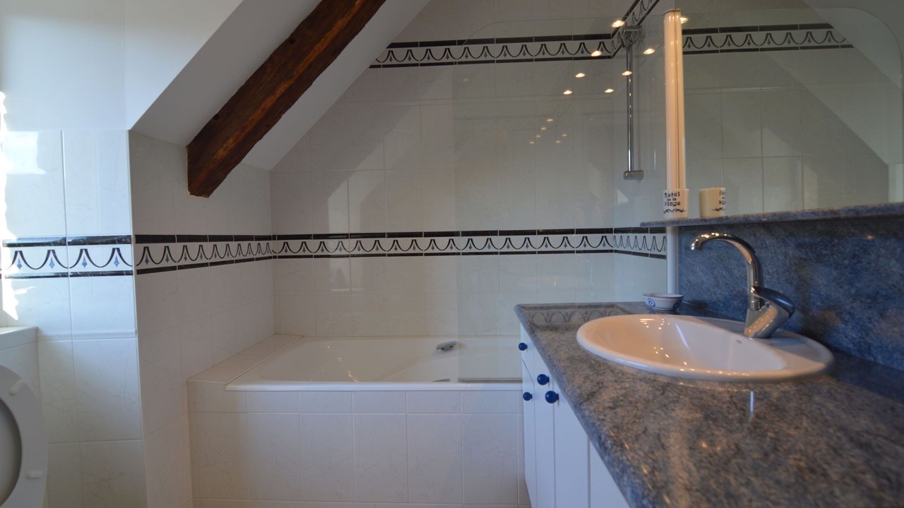 Photo of Bathroom in Asserac