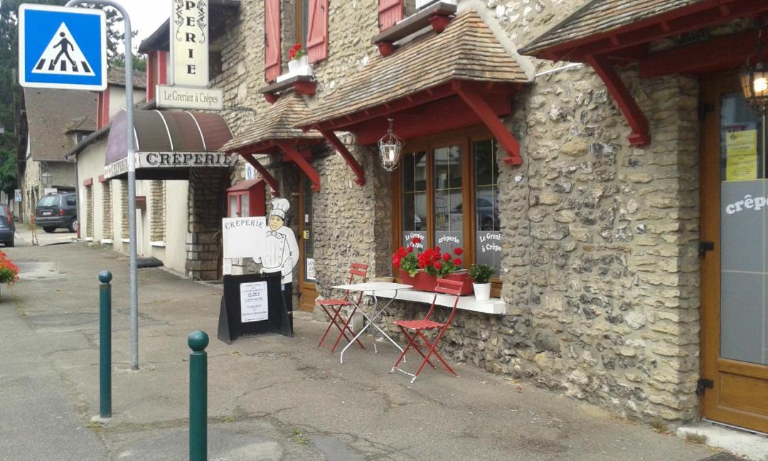 Photo of Buildings in Saint-Aquilin-de-Pacy