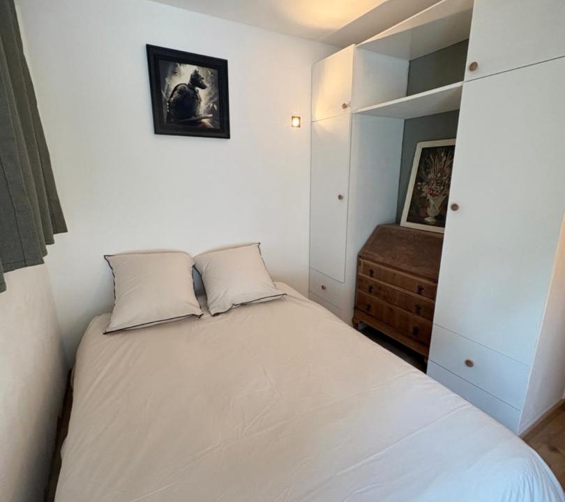 Photo of Bedroom in Cote Ouest Ormeaux
