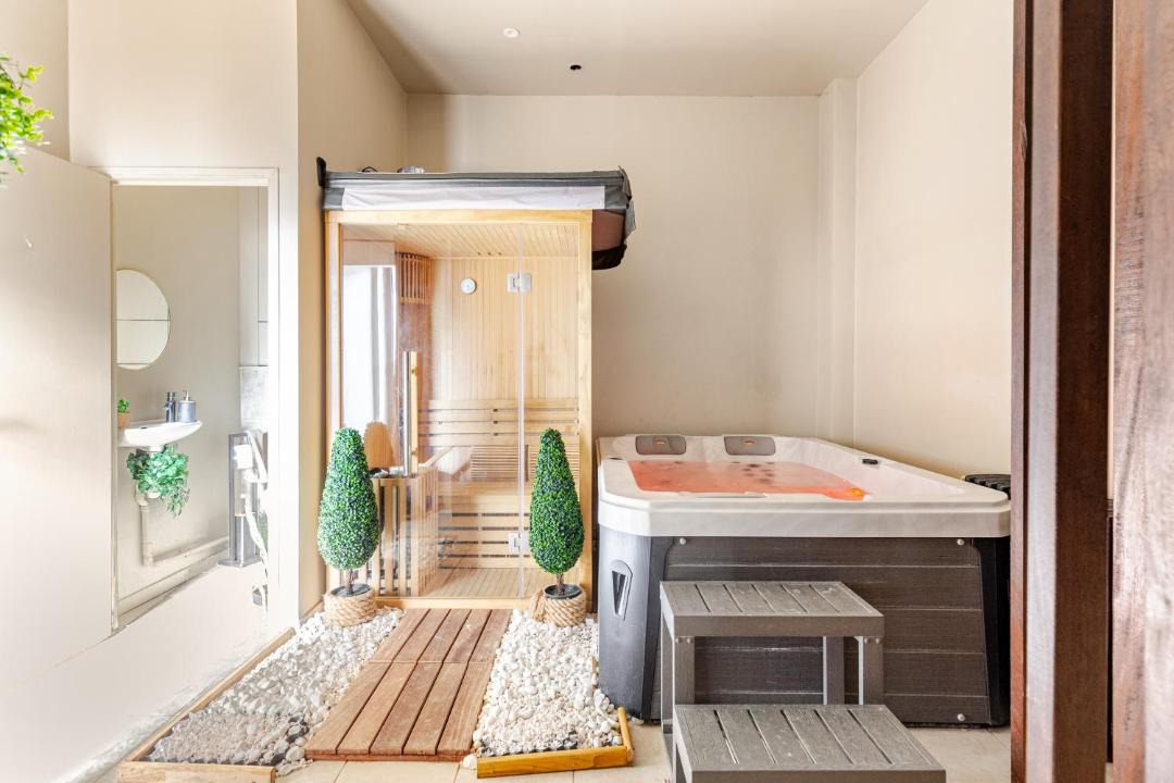 Photo of Bathroom in Montrouge