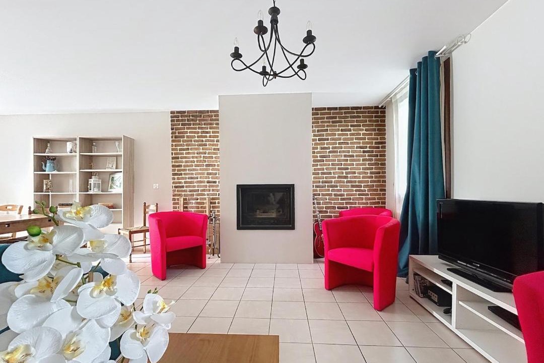 Photo of Livingroom in Margny-les-Compiegne